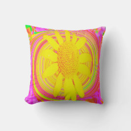 Gelbe Sonnenblume auf einem psychedelischen Swirl Kissen