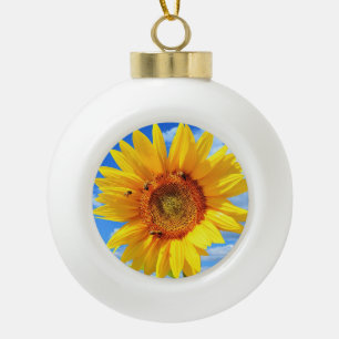 Gelbe Sonnenblume und Bienen an blauem Himmel - So Keramik Kugel-Ornament