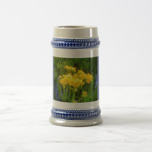 Gelbe Sonnenblume Wasser Reflection Blauer Stein Bierglas