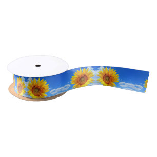 Gelbe Sonnenblumen und Bienen auf blauem Himmel - Satinband