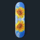 Gelbe Sonnenblumen und Bienen auf blauem Himmel -  Skateboard<br><div class="desc">Gelbe Sonnenblumen und Bienen auf blauem Himmel - Sommertag - Foto Blume Natur - Sie können auch personalisieren - Wählen / Fügen Sie Ihr einzigartiges Foto - Bild / Text - Name / Farbe / Schriftart / Größe / mehr - Make Your Special Gift - Umgrösse und verschieben oder entfernen...</div>