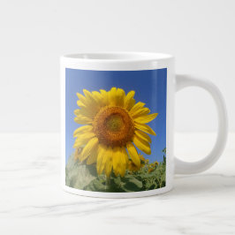 Gelbe Sonnenblumen und blauer Himmel Jumbo-Tasse