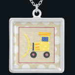 Gelbe Spielzeug-Bulldozer-LKW von Chariklia Zarria Versilberte Kette<br><div class="desc">Interessiert sich Ihr Kind für Bauen? Dann befriedigen Sie ihre Neugier mit diesem Druck eines gelben Spielzeugplaner Truck von Chariklia Zarris. Sie können die Bewegung der Erde unter den riesigen Rädern dieses Fahrzeugs spüren. Bestelle noch heute!</div>