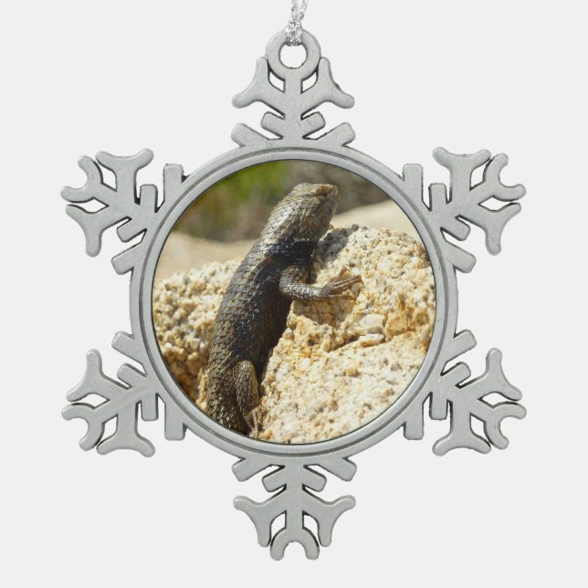 Gelbe Spiny Lizard bei Joshua Tree Schneeflocken Zinn-Ornament (Vorderseite)