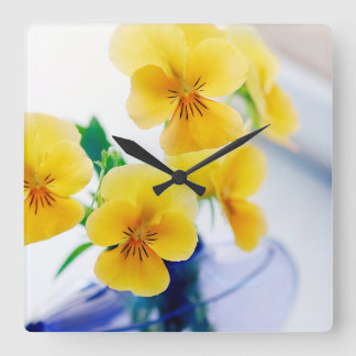 Gelbe Stiefmütterchen Lila Vase Pansy Blume Wellne Quadratische Wanduhr