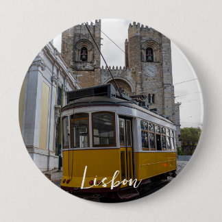 Gelbe Straßenbahn auf der Kathedrale von Lissabon Button