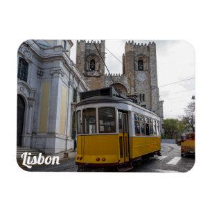 Gelbe Straßenbahn auf der Kathedrale von Lissabon Magnet