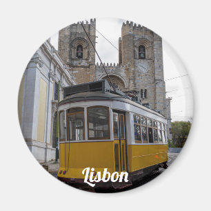 Gelbe Straßenbahn auf der Kathedrale von Lissabon Magnet