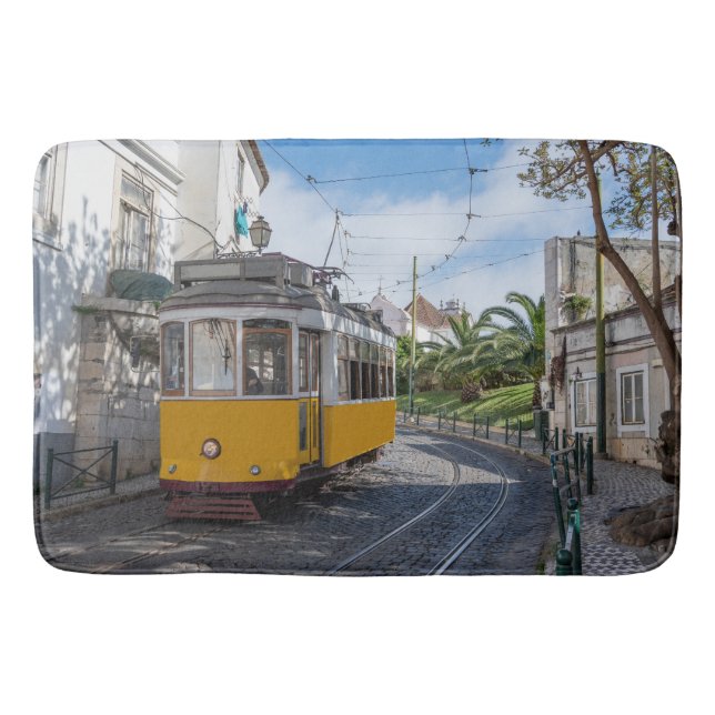Gelbe Straßenbahn in Lissabon, Portugal Badematte (Vorderseite)