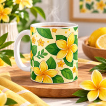 Gelbe tropische Blumen mit üppigen grünen Blättern