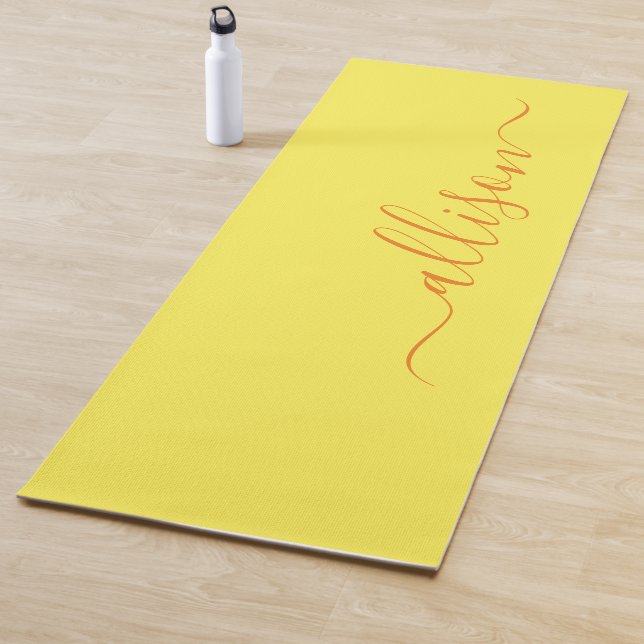 Gelbe Typografie Minimalistischer Name Yoga Mats Yogamatte (Beispiel)