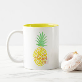 Gelbe u. grüne Aquarell-Ananas-Aloha Strände Zweifarbige Tasse