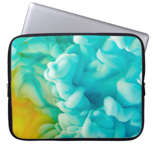 Gelbe und blaue abstrakte Farbspritze im Hintergru Laptopschutzhülle