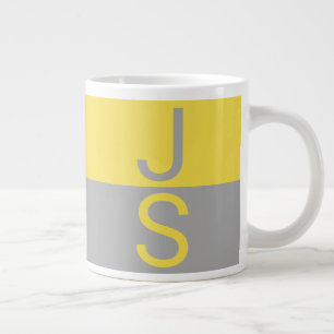 Gelbe und graue moderne Anfangsbuchstaben-Monogram Jumbo-Tasse