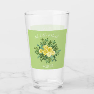 Gelbe und grüne Frühlingsrosen Hochzeit im Vintage Glas