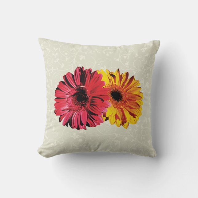 Gelbe und rote Gerbera Daisies Kissen (Vorderseite)