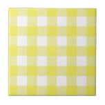 Gelbe und weiße Cocktails Gingham Karo Kariert Fliese<br><div class="desc">Moderner Picknick-Trend im Frühling mit Gingham kariertes Tartan-Muster in Gelb & Weiß.</div>