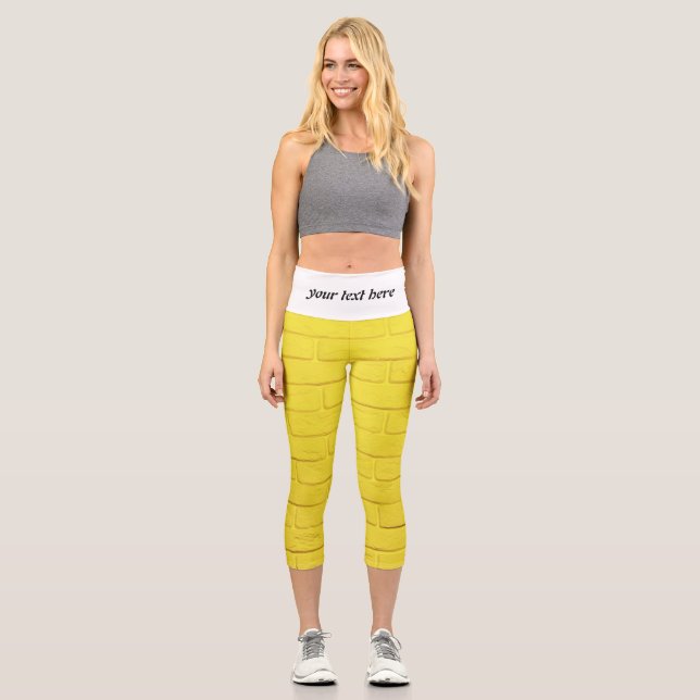 gelbe Ziegelwand Capri Leggings (Vorderseite)