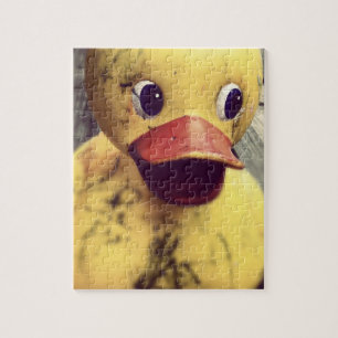 Gelber Gummi Ducky bedeckt in Schmutz! Puzzle
