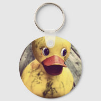 Gelber Gummi Ducky bedeckt in Schmutz!