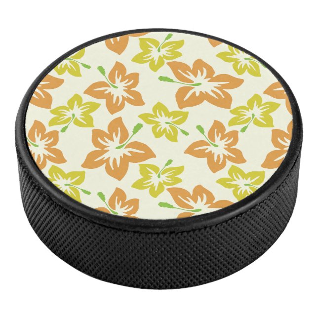 Gelber Hibiskus, orangefarbener Hibiskus, Blumenmu Eishockey Puck (3/4)