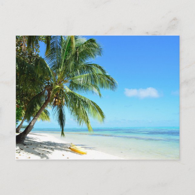 Gelber Kajak am weißen Sandstrand Postkarte (Vorderseite)