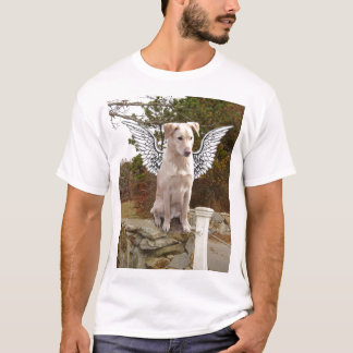 Gelber Labrador mit Engelsflügeln T-Shirt