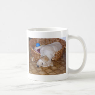 gelber Labrador-Welpe Tasse