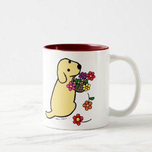 Gelber Labrador-Welpen-Blumen-Korb-Cartoon Zweifarbige Tasse