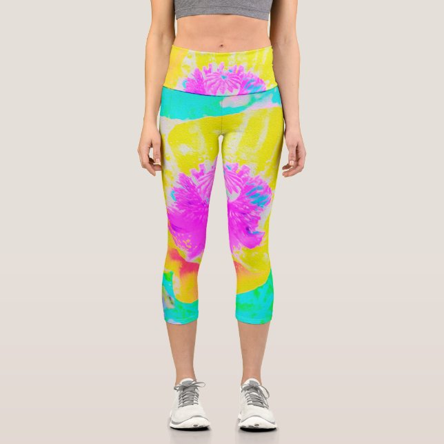 Gelber Mohn mit Hot-Pink-Mitte auf Türkis Capri Leggings (Vorderseite)