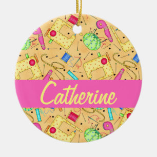 Gelber nähender Begriffs-Kunst-Name personalisier Keramikornament