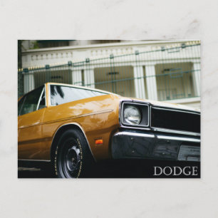 gelber Oldtimer-Dodge Postkarte