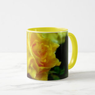 Gelber Rosen im Regen Trinkbecher Tasse