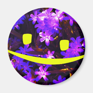 Gelber Smiley über Blumen Magnet