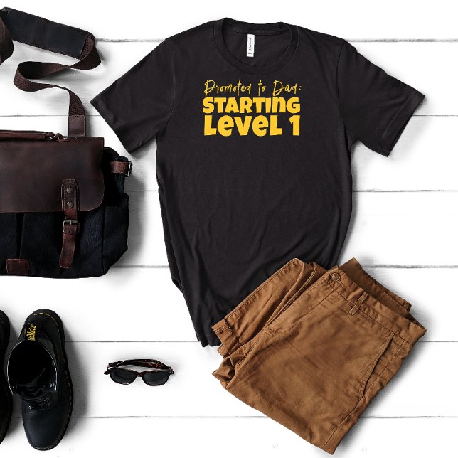 Gelber Spaß des ersten Vaters T-Shirt (Von Creator hochgeladen)