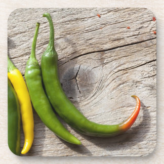 Gelber und grüner Chili-Pfeffer Untersetzer