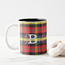 Gelber und roter Tartan Markierter Monogramm-Name Zweifarbige Tasse