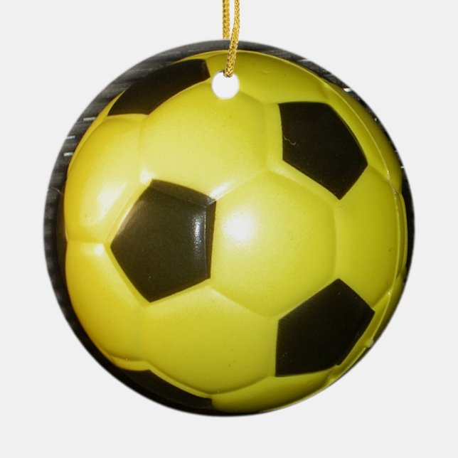 Gelber und schwarzer Fußball. Keramik Ornament (Vorne)