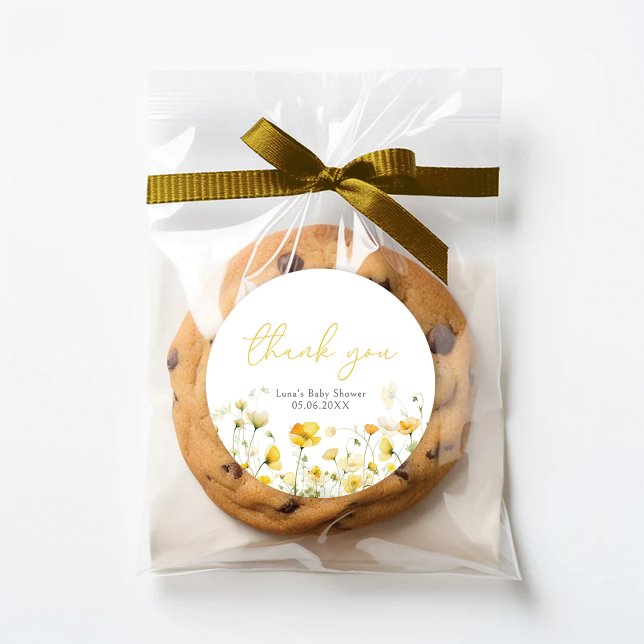 Gelbes Baby in Blütendusche Gesichtsaufkleber Runder Aufkleber (Von Creator hochgeladen)