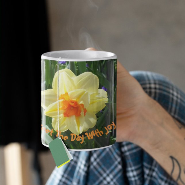 Gelbes Daffodil Kaffeetasse (Von Creator hochgeladen)