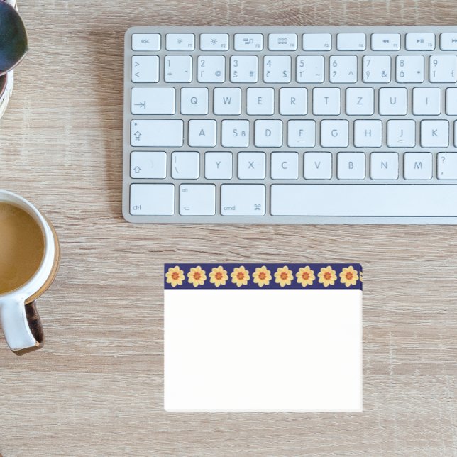 Gelbes Dahlia-Blumenmuster an der blauen Grenze Post-it Klebezettel (In Situ)