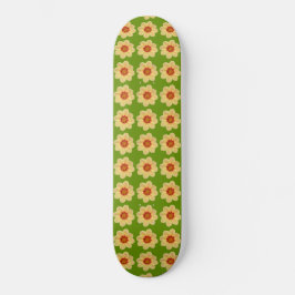 Gelbes Dahlia-Blumenmuster auf Grün Skateboard