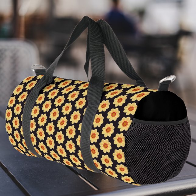 Gelbes Dahlia-Blumenmuster auf schwarz Duffle Bag (Von Creator hochgeladen)