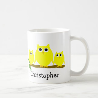 Gelbes Eulen-Design personalisiert Kaffeetasse