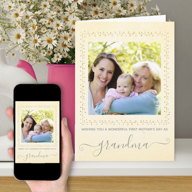 Gelbes Foto der ersten Mutter Karte (Grandma first mother's day card with photo)