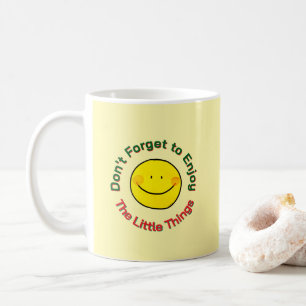 Gelbes glückliches Smiley-Gesicht Genieße die klei Kaffeetasse