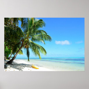 Gelbes Kayak an einem weißen Sandstrand Poster