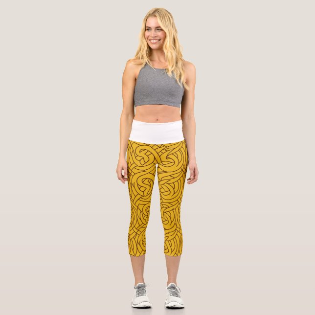 🌟 gelbes keltisches Muster in Interelacs ✨ Capri Leggings (Vorderseite)