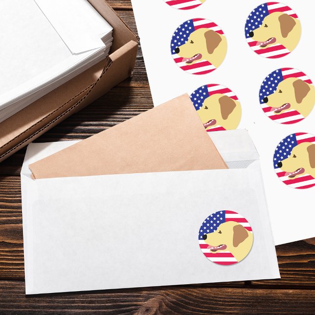 Gelbes Labrador-Profil US-Flagge Runder Aufkleber (Yellow Labrador Profile US Flag Stickers for Labrador Owners in the US.  Sweet expression of Lab.)