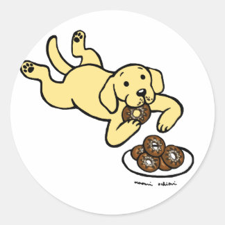Gelbes Labrador und Doughnut! Runder Aufkleber